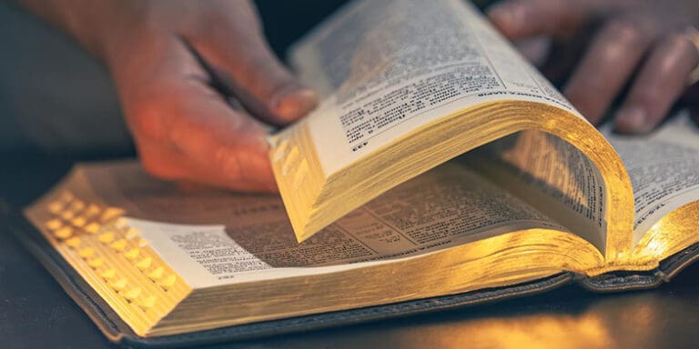 dua saksi itu ada tertulis dalam alkitab